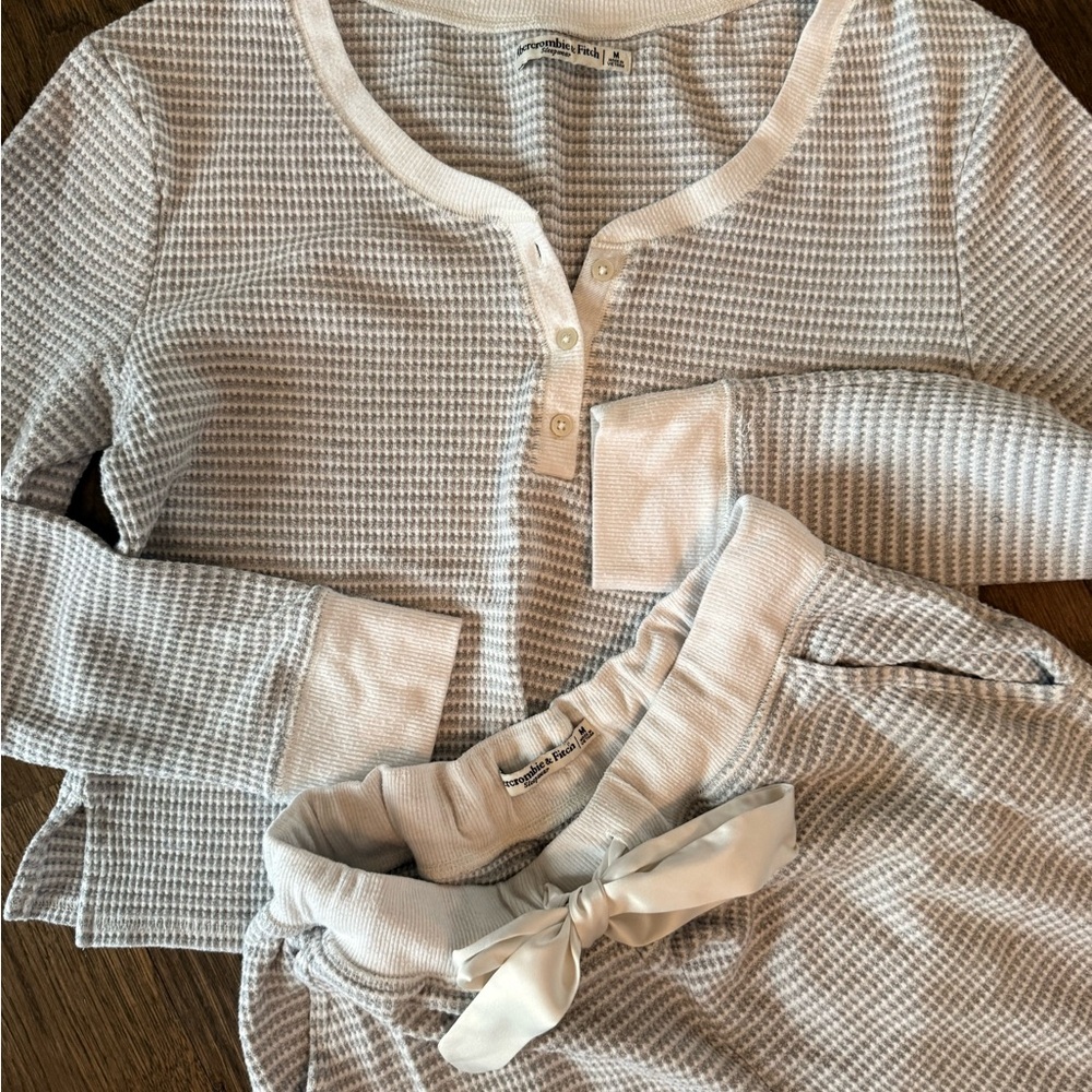 Abercrombie & Fitch Gray and White Pajama Set